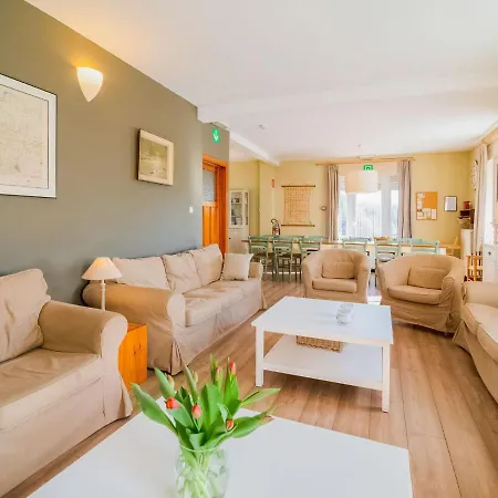 Attractive Holiday In With Fenced Garden Semesterbostad