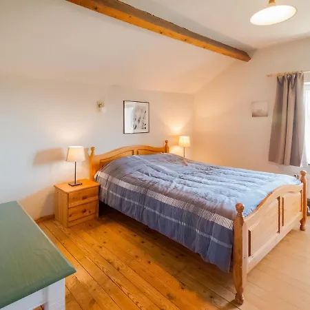 Semesterbostad Attractive Holiday In With Fenced Garden