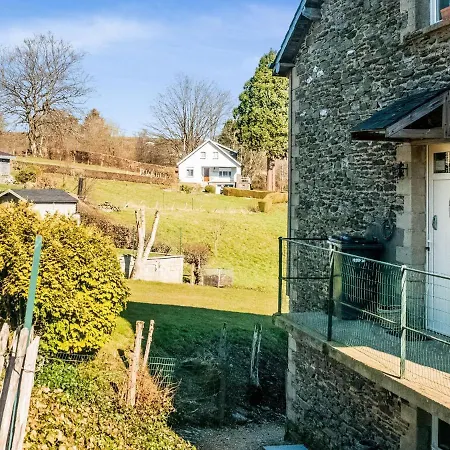 Attractive Holiday In With Fenced Garden *